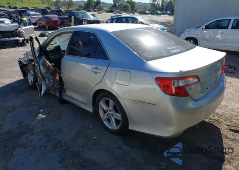 2014 Toyota Camry Se z USA, uszkodzony, nr VIN 4T1BF1FK3EU754415